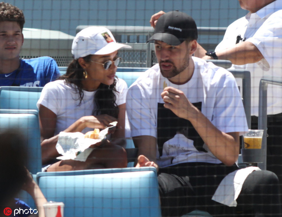 环足奖年度最佳女足球员候选：邦马蒂、普特利亚斯、凯莉在列（环足奖年度最佳女足球员候选名单公布：邦马蒂、普特利亚斯、凯莉入围）