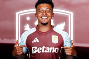 三人转！KD发球申京策应，助飞阿门滑翔空切暴扣！（三人精妙联动：KD发球申京串联，阿门滑翔空切重扣）