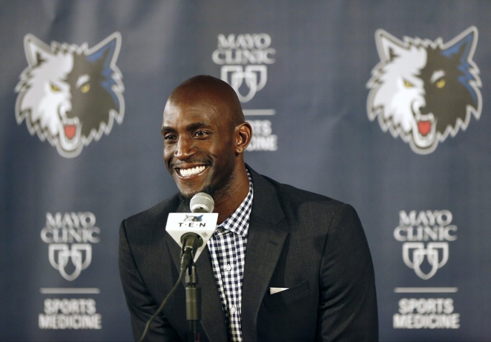 费拉拉：现在的那不勒斯领先于尤文，谈论尤文争冠毫无意义（费拉拉：那不勒斯占据上风，讨论尤文争冠已无意义）