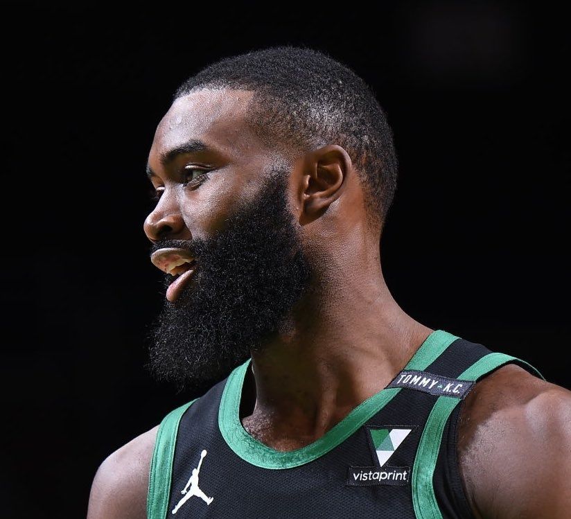 吃T是隐患！东契奇上半场17中8爆砍24分3板2助 三分7中3（技犯隐忧！东契奇半场17投8中轰24分3板2助，三分7投3中）