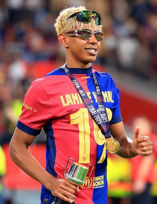 利物浦欧冠小组／联赛阶段主场13连胜，近25场只输1场（欧冠小组与联赛主场13连胜，利物浦近25战仅负一场）