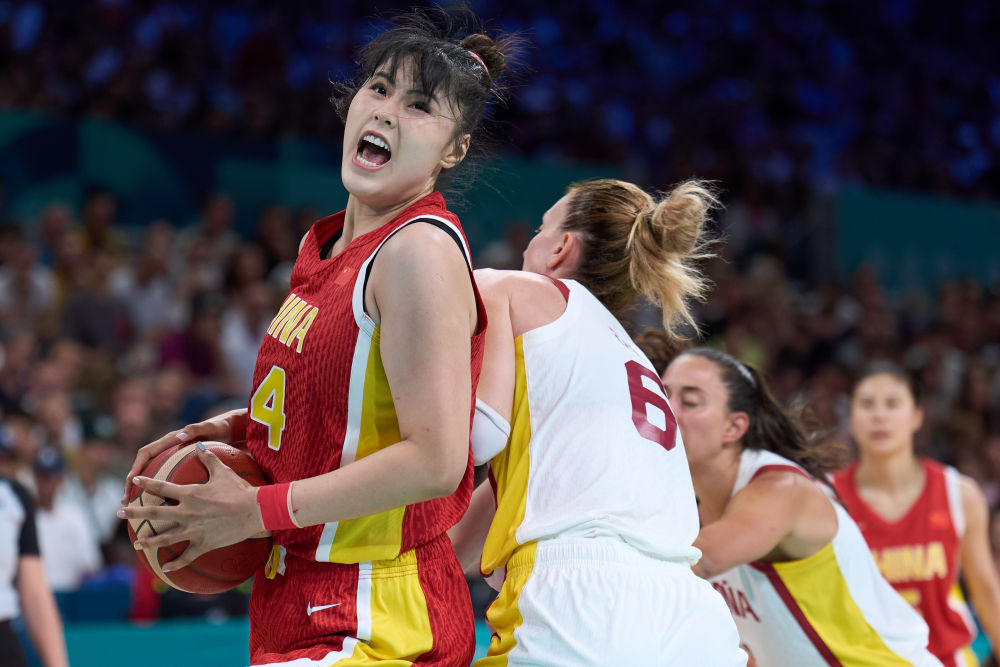 表现拉跨！加兰半场三分10中0，仅有一个运动战进球（状态低迷！加兰半场三分10投0中，仅命中一次运动战投篮）