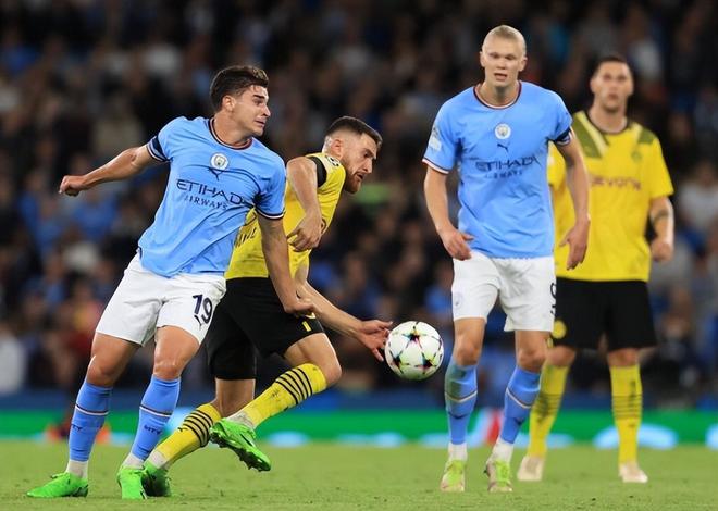 博主：下赛季无缘英博的拉布亚德今日回到基地，将参与训练（博主称：无缘下赛季英博的拉布亚德今返基地参加训练）