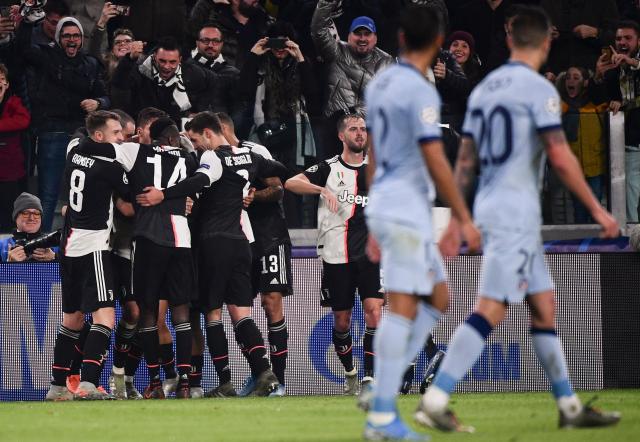 青岛西海岸晒视频：把口号带到诺坎普，老外喊“战斗青岛队”（青岛西海岸发布视频：口号响彻诺坎普，外国球迷高喊“青岛队，战斗！”）