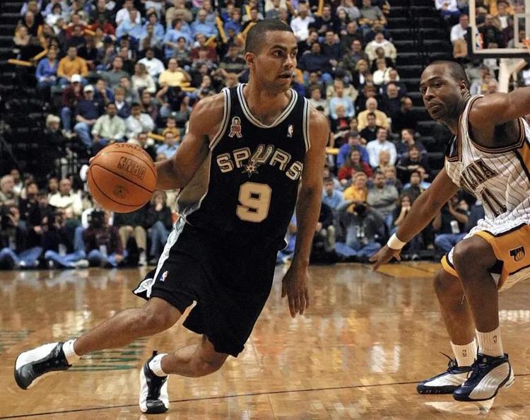 贝恩：扭转局面感谢艾萨克，关键时刻站出来因我只在乎赢球（贝恩：逆转多亏艾萨克关键发力，我只关心胜利）