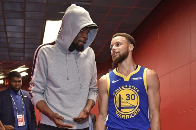 科尔：库里恢复进展顺利，有望按计划在下周对阵森林狼时复出（科尔透露库里康复顺利，预计下周按计划战森林狼复出）