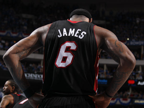 库尔图瓦：阿隆索与我们关系很好，亚马尔的言论反而激励我们（库尔图瓦：我们与阿隆索关系融洽，亚马尔的言论反倒成了动力）