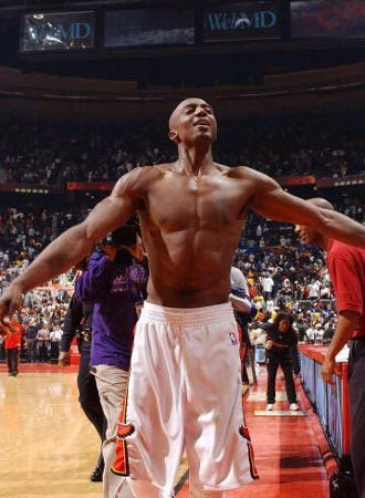 澳媒：澳威超洛克达尔球员埃尔卡亚姆在邦迪海滩枪击案中遇难（据澳媒报道，邦迪海滩枪击案致澳威超洛克达尔球员埃尔卡亚姆身亡）