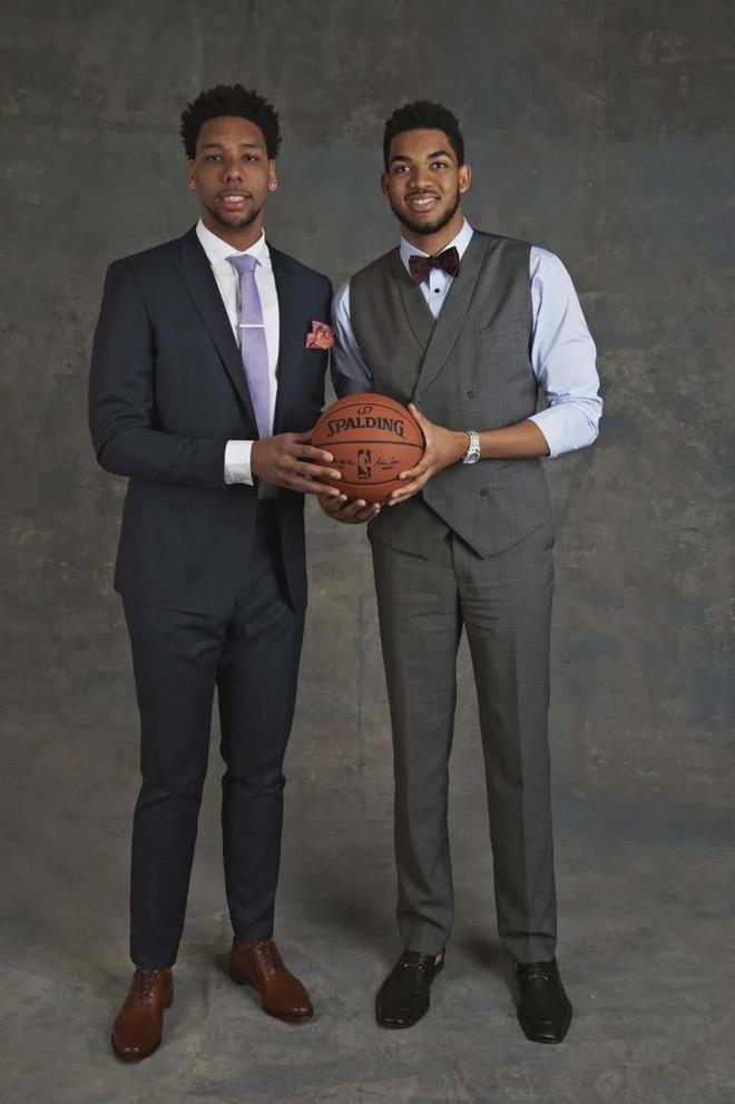 记者：当初是佩普要国足跟越南打对攻，还开小会不让陈洋参加（记者称佩普主导国足与越南打对攻，并私下开会未邀陈洋）