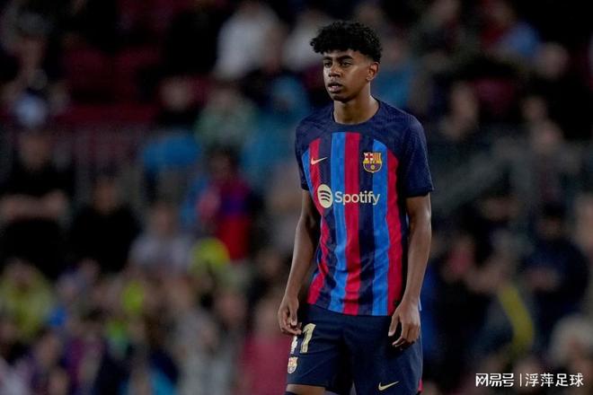 徐昕半场表现惊艳，5投全中独揽12分4板（徐昕半场大爆发：5投5中砍下12分4篮板）