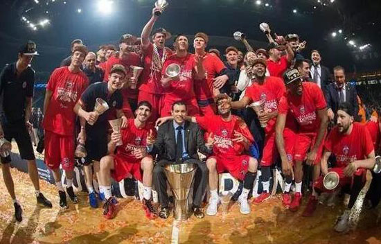 半场8中4，投篮命中率稳定（半场8投4中，手感稳定）