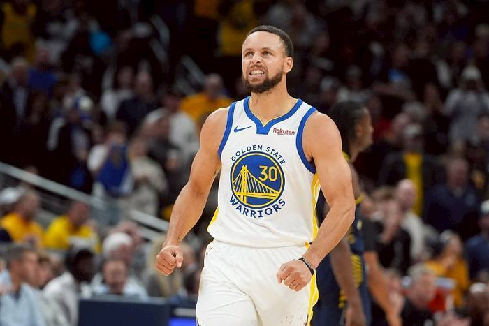 彻底怒了！追梦格林罢赛抗议科尔，含泪请求库里出面逼宫勇士老板（怒火爆发！格林停赛抗议科尔，流泪求库里出面施压勇士老板）