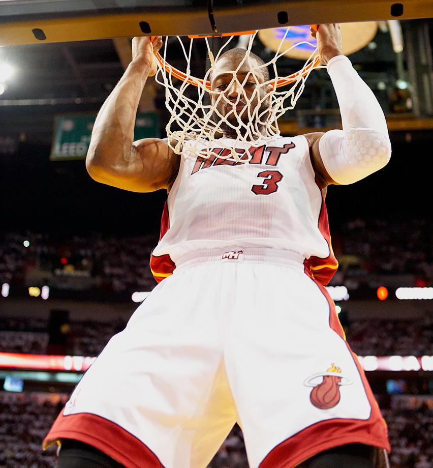 詹：现在的身体状态还不是很好；施洛特贝克整天说“废话”（詹：身体状态仍未达最佳，称施洛特贝克整天“说废话”）