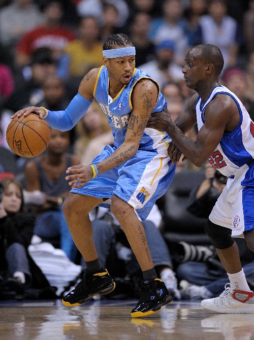 马卡：皇马2025年以零冠黯然收官，是一个充满动荡的体育赛季（马卡：动荡赛季，皇马2025年无冠收场）