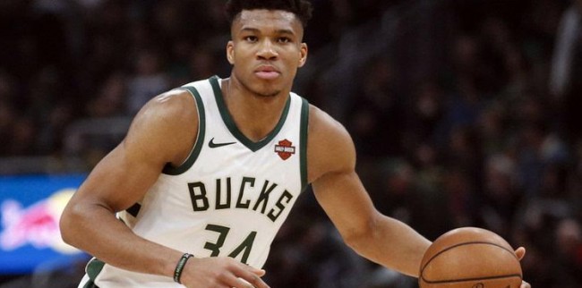 大心脏！杰伦·约翰逊三分再中 帮助老鹰追到仅差1分（关键时刻！杰伦·约翰逊再中三分，老鹰将分差缩至1分）