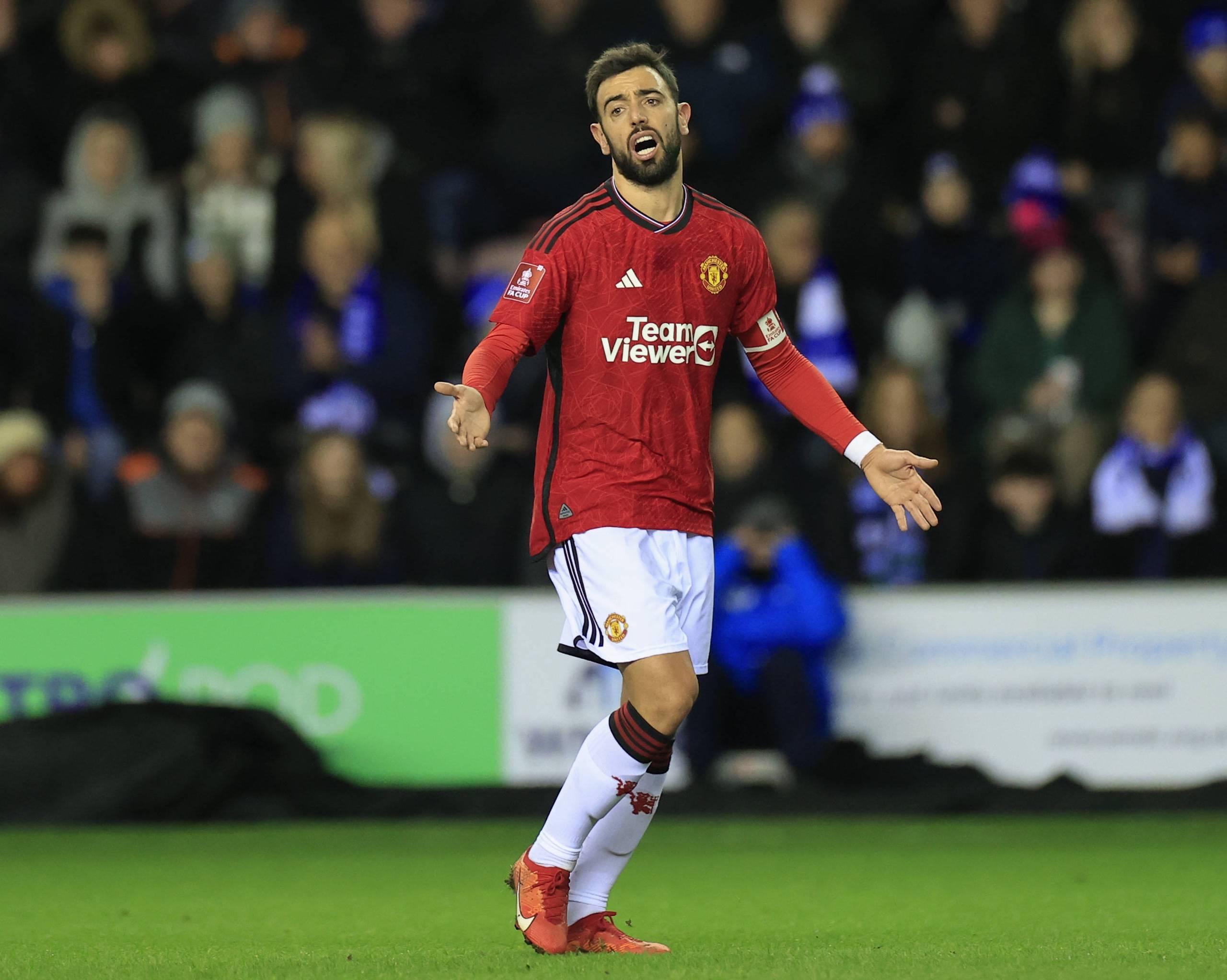 罗马诺：弗拉霍维奇被推荐给曼联，后者称正专注于谢什科（罗马诺：弗拉霍维奇被荐至曼联，红魔称目前专注谢什科）