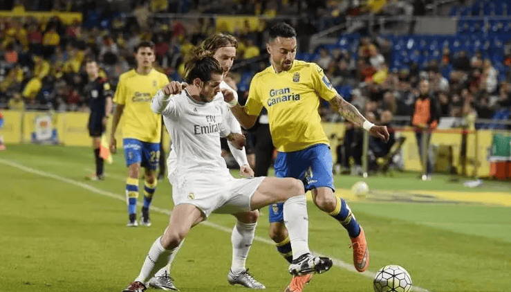 海登海姆1-1法兰克福，齐夫齐瓦泽、克里斯滕森破门（海登海姆1-1战平法兰克福，齐夫齐瓦泽与克里斯滕森各入一球）